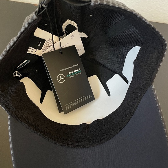 Lewis Hamilton Mercedes AMG Petronas Racing Cap - Picture 4 of 5